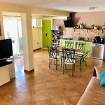 Lemony Apartment Maslinica