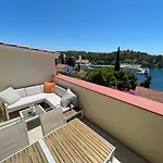 Apartment Lemony Maslinica